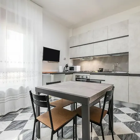 Goldhouse Apartment